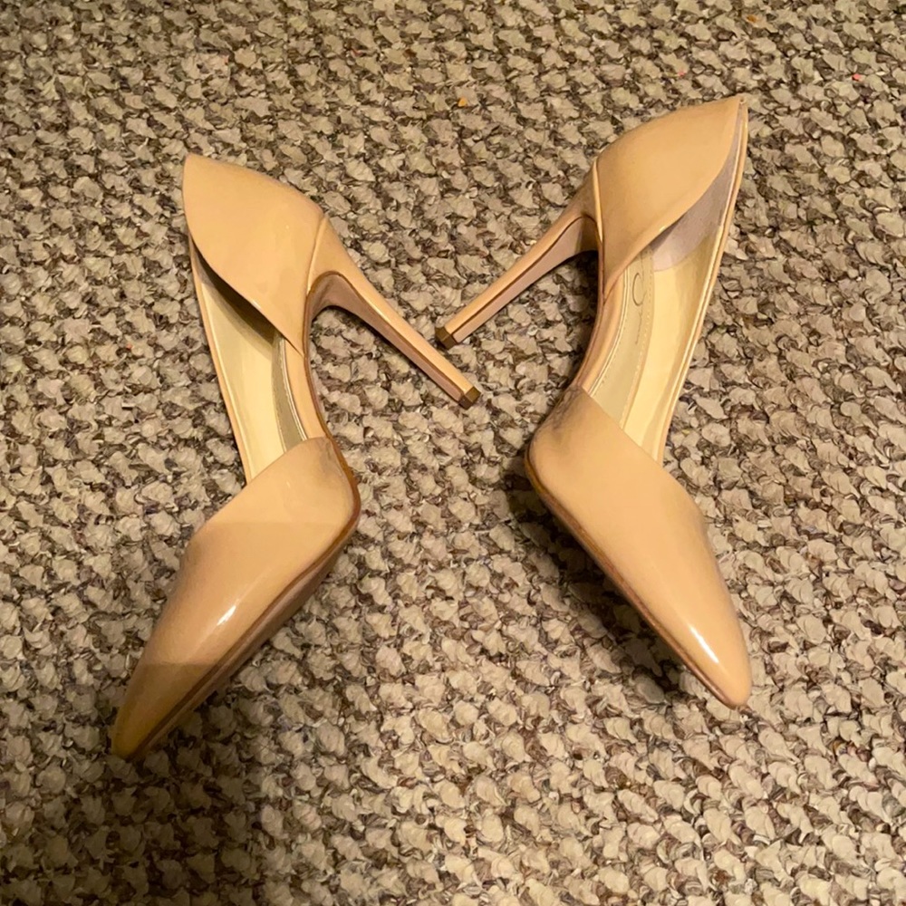 Jessica Simpson High Heels 👠